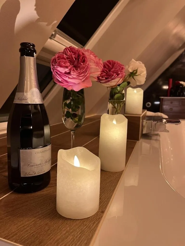 Amour Amour Love Room Penvenan Holiday home