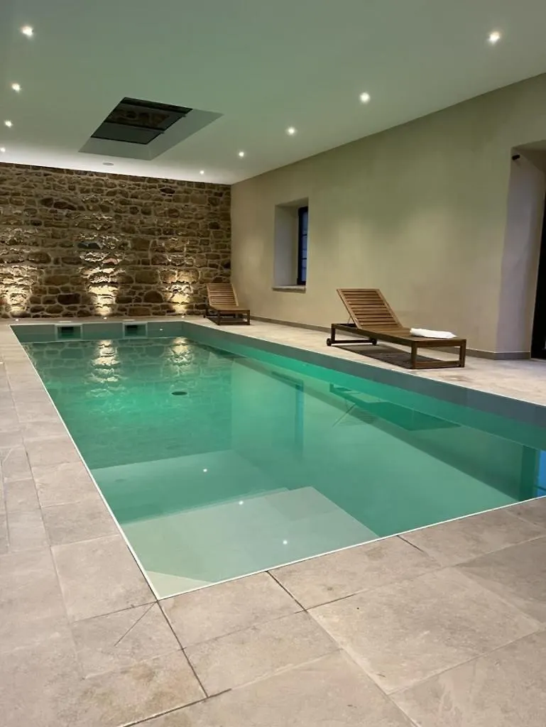 Amour Amour Love Room Penvenan 0*,  France