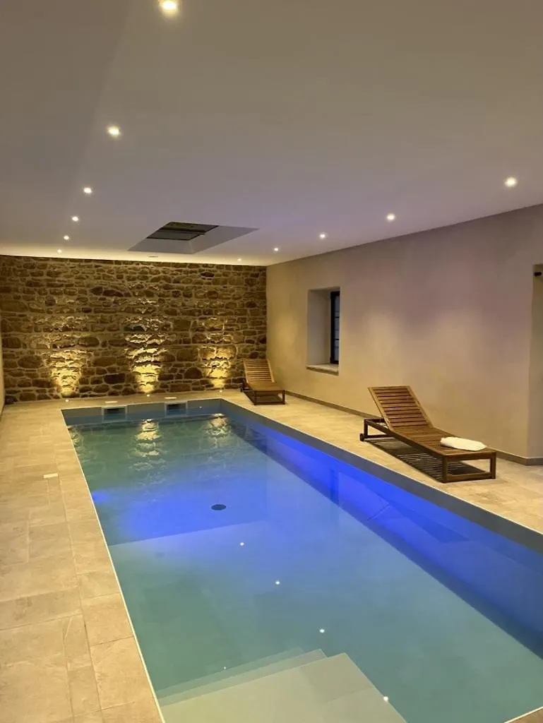 Amour Amour Love Room Penvenan 0*,  France